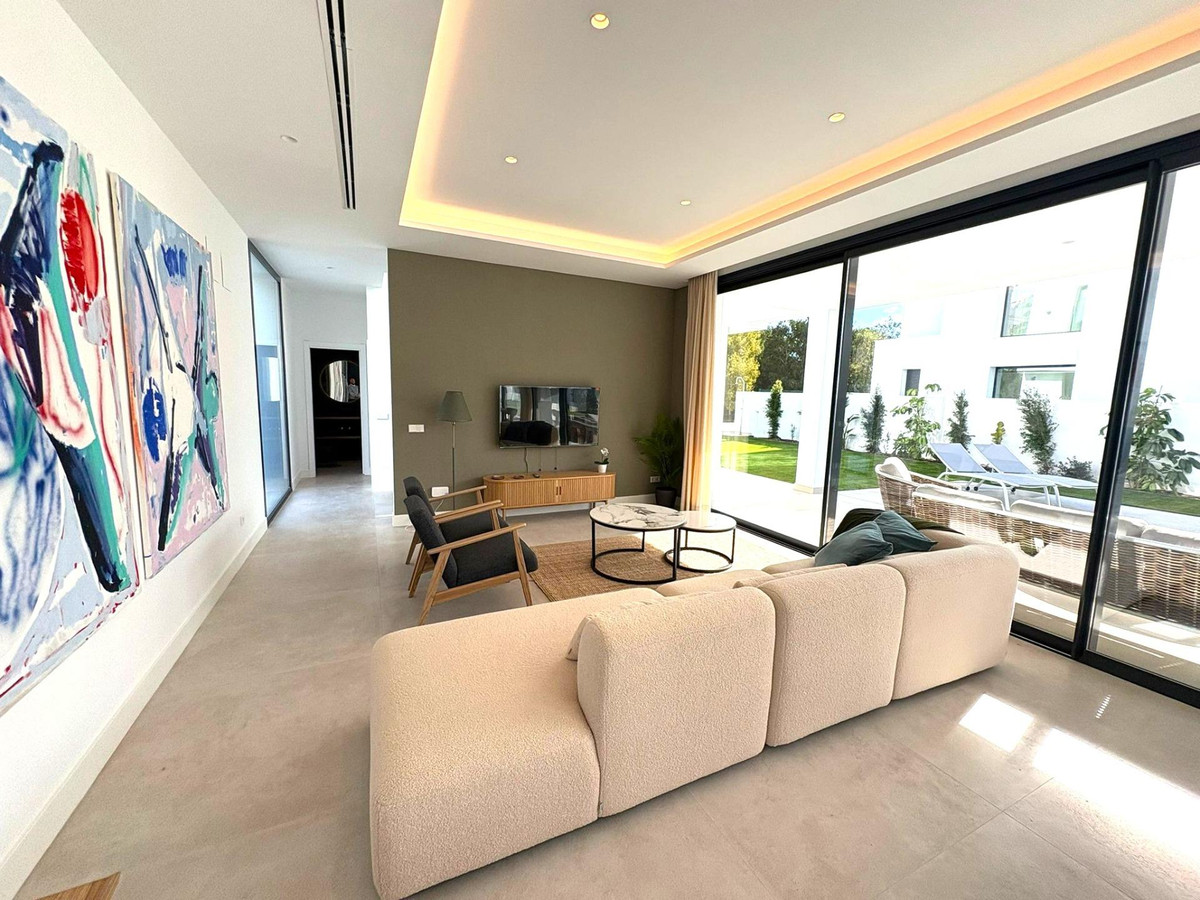 6 Bed Townhouse for sale in Estepona Costa Del Sol, Málaga, Spain