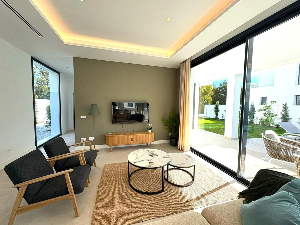 6 Bed Townhouse for sale in Estepona Costa Del Sol, Málaga, Spain