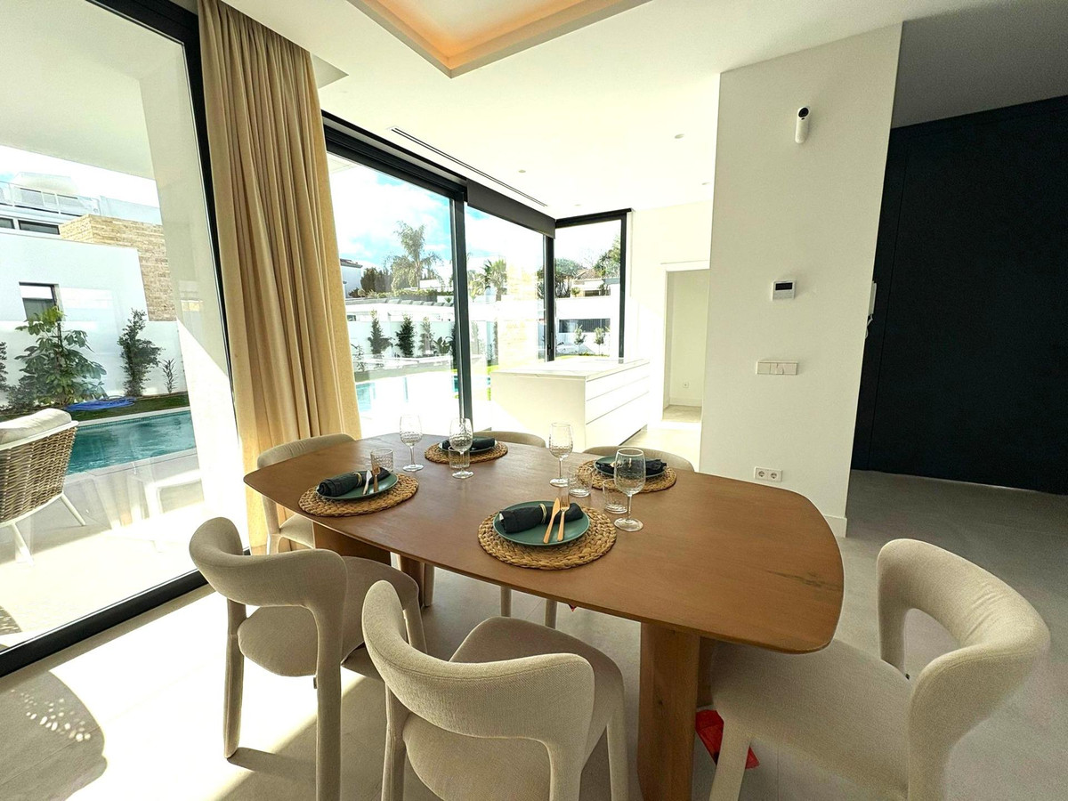 6 Bed Townhouse for sale in Estepona Costa Del Sol, Málaga, Spain