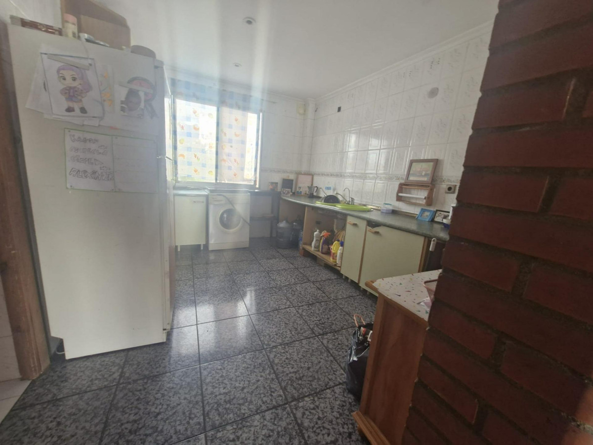 3 Bed Townhouse for sale in Los Pacos Costa Del Sol, Málaga, Spain