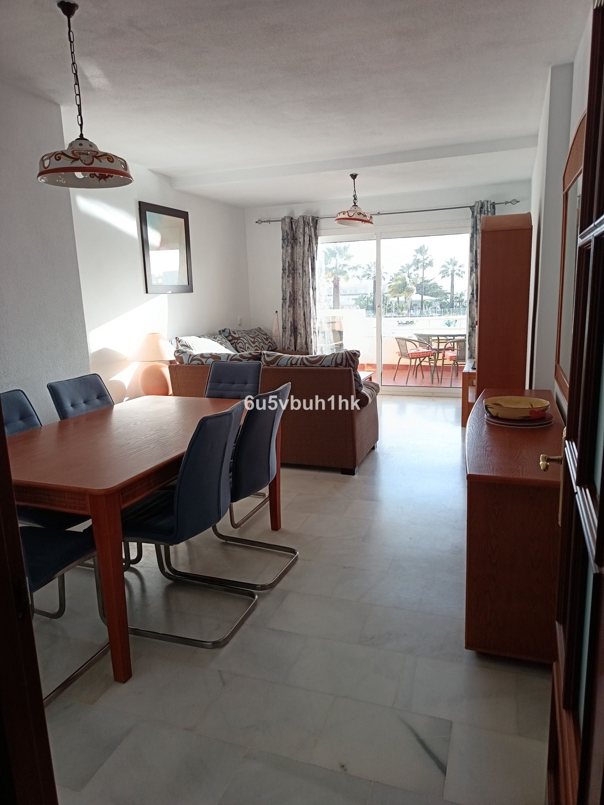 Se vende Apartamento Planta Media de 2 dormitorios en Costa Del Sol, Málaga, España