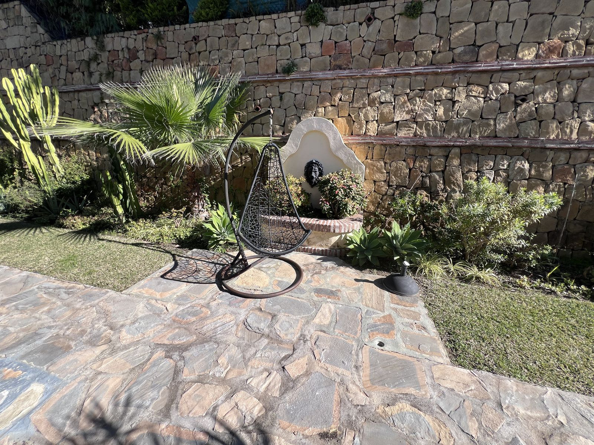 3 Bed Townhouse for sale in El Paraiso Costa Del Sol, Málaga, Spain