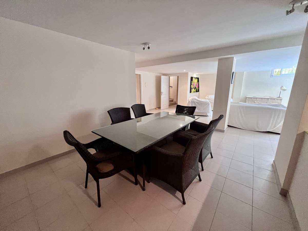 3 Bed Townhouse for sale in El Paraiso Costa Del Sol, Málaga, Spain
