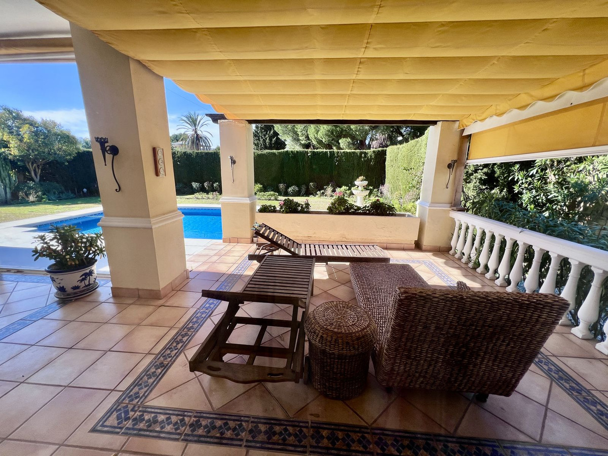 3 Bed Townhouse for sale in El Paraiso Costa Del Sol, Málaga, Spain