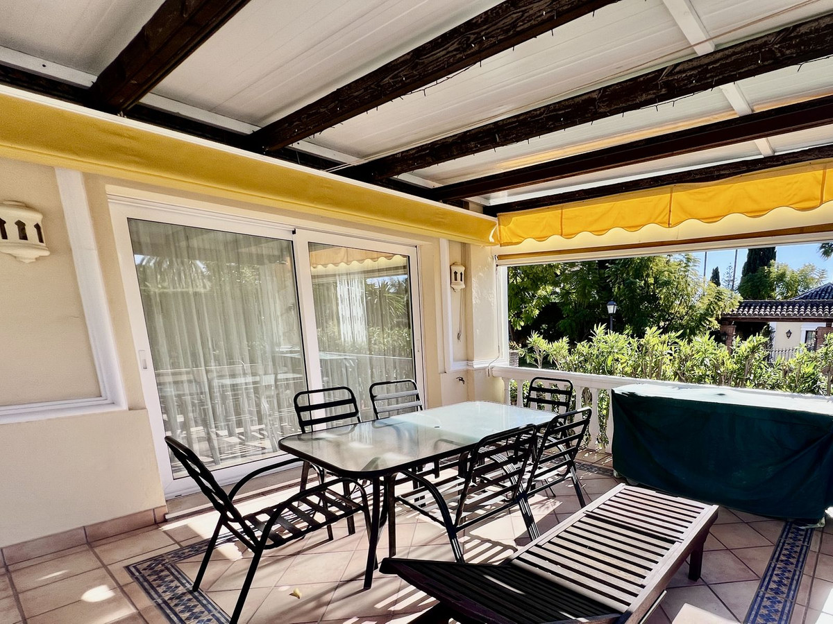 3 Bed Townhouse for sale in El Paraiso Costa Del Sol, Málaga, Spain