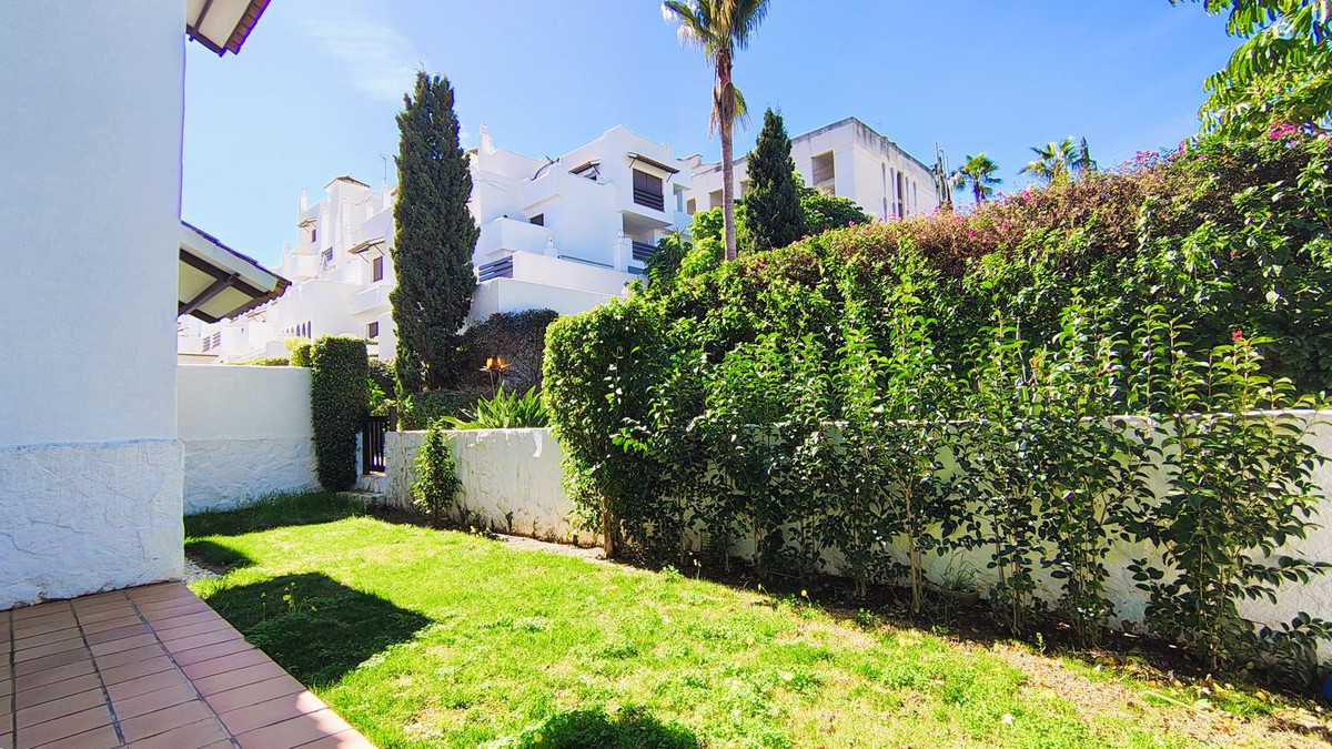 2 Bed Apartment for sale in Selwo Costa Del Sol, Málaga, Spain