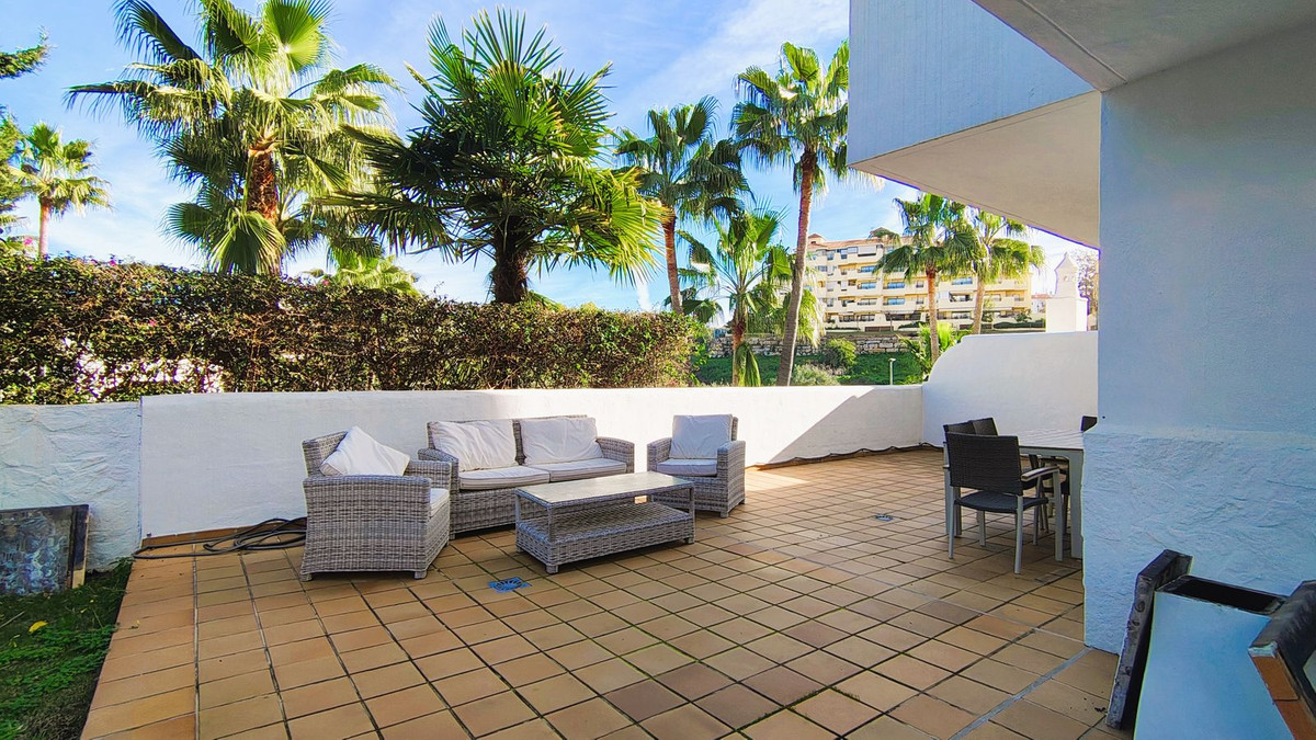 2 Bed Apartment for sale in Selwo Costa Del Sol, Málaga, Spain