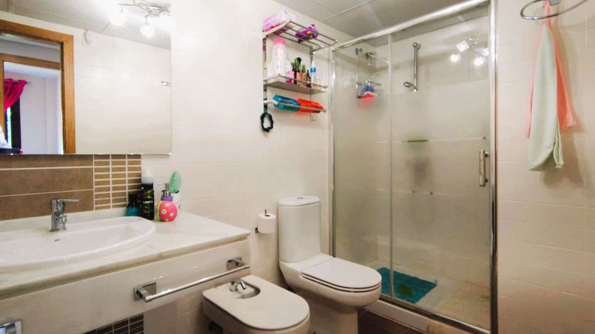 2 Bed Apartment for sale in Selwo Costa Del Sol, Málaga, Spain