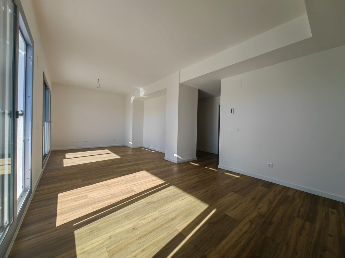 2 Bed Apartment for sale in Estepona Costa Del Sol, Málaga, Spain
