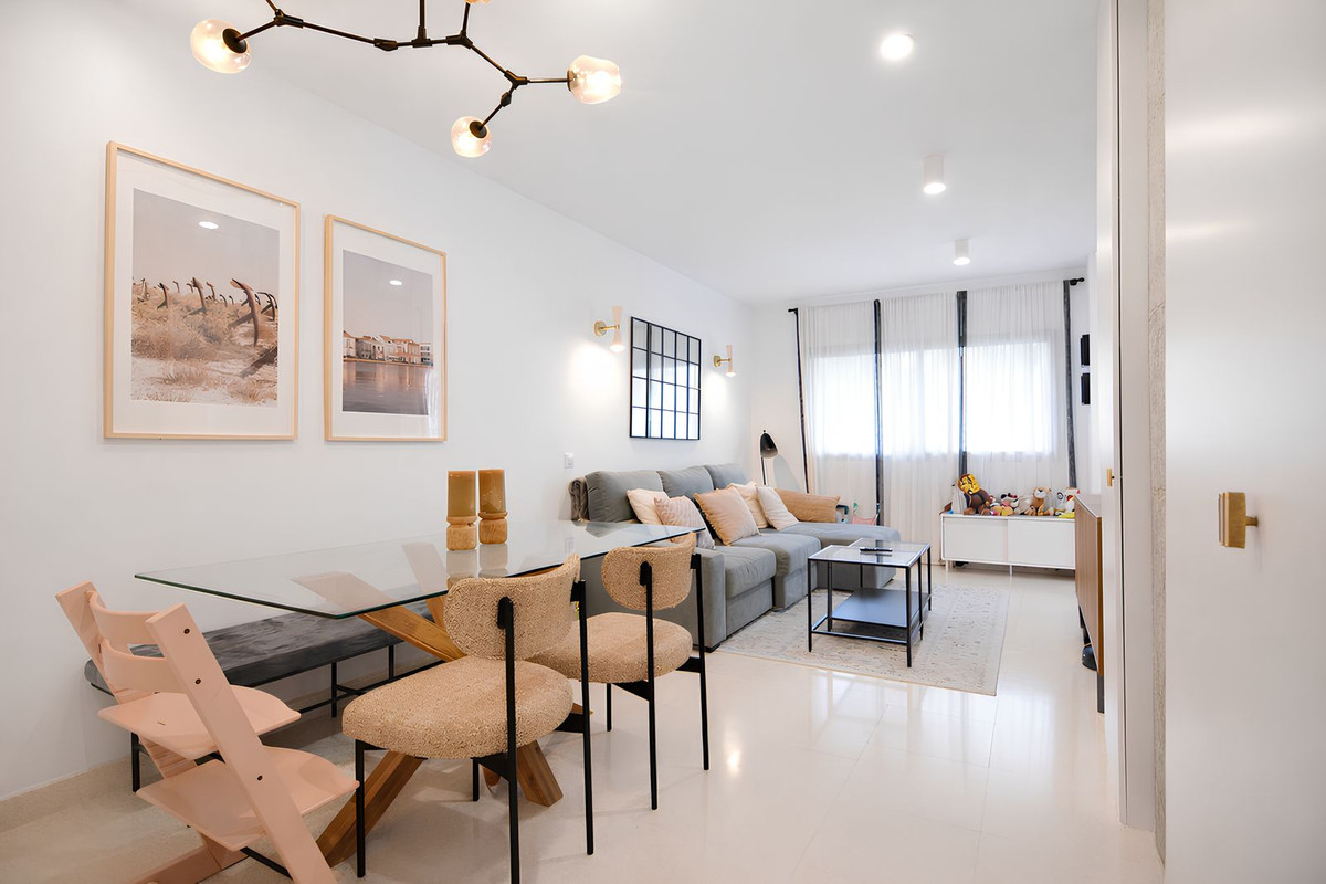 Se vende Apartamento Planta Media de 3 dormitorios en Costa Del Sol, Málaga, España