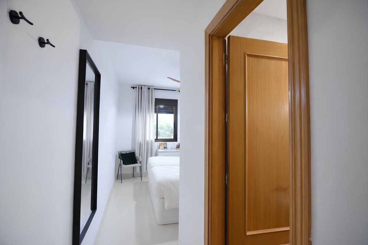 Se vende Apartamento Planta Media de 3 dormitorios en Costa Del Sol, Málaga, España