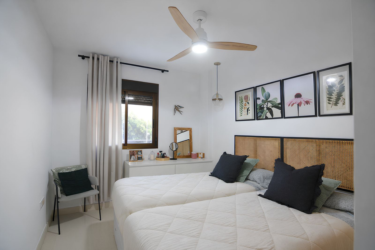 Se vende Apartamento Planta Media de 3 dormitorios en Costa Del Sol, Málaga, España
