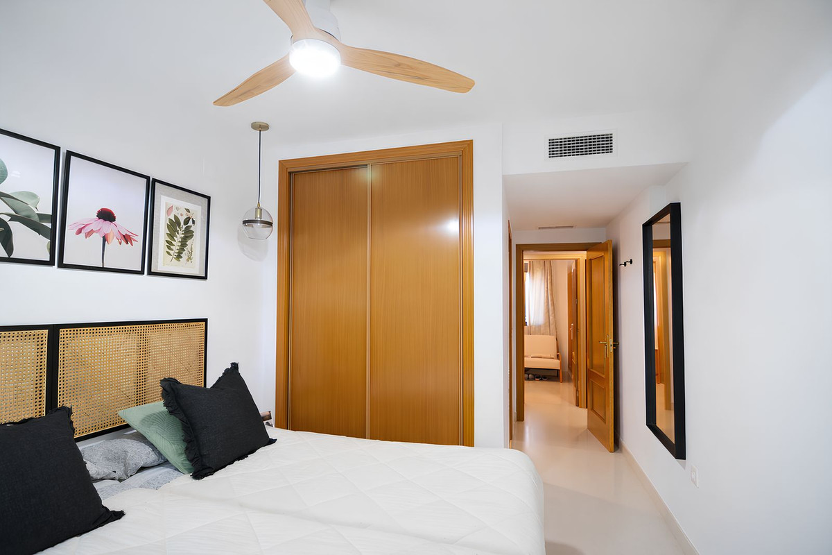 Se vende Apartamento Planta Media de 3 dormitorios en Costa Del Sol, Málaga, España