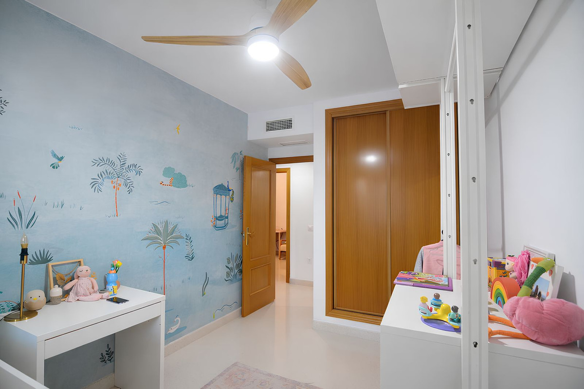 Se vende Apartamento Planta Media de 3 dormitorios en Costa Del Sol, Málaga, España