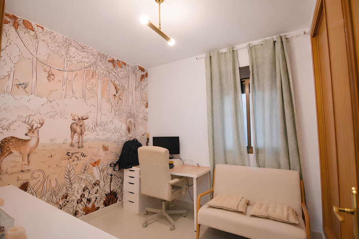 Se vende Apartamento Planta Media de 3 dormitorios en Costa Del Sol, Málaga, España