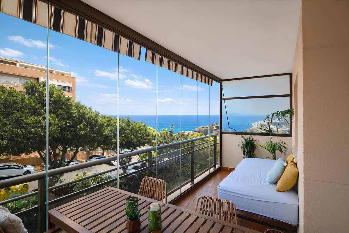 Se vende Apartamento Planta Media de 3 dormitorios en Costa Del Sol, Málaga, España