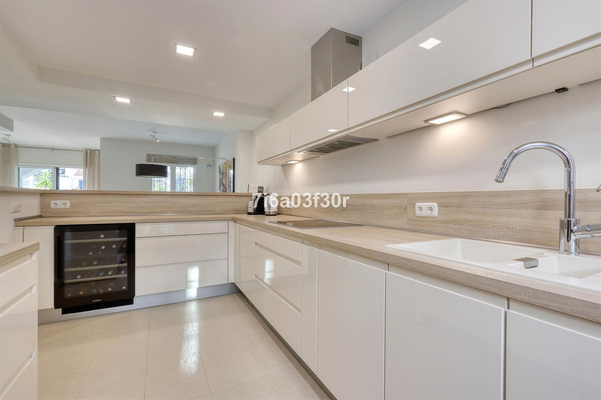 4 Bed Townhouse for sale in San Pedro De Alcántara Costa Del Sol, Málaga, Spain