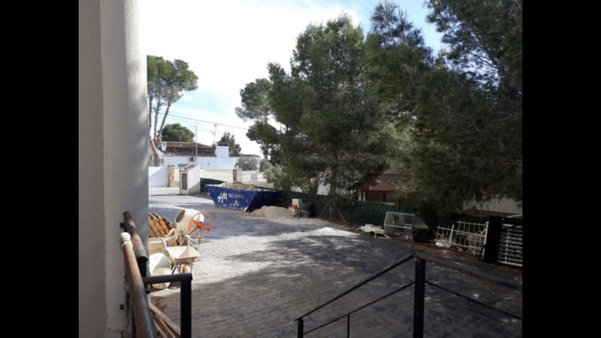 28 Bed Commercial unit for sale in Pinar De Campoverde Costa Blanca, Alicante, Spain