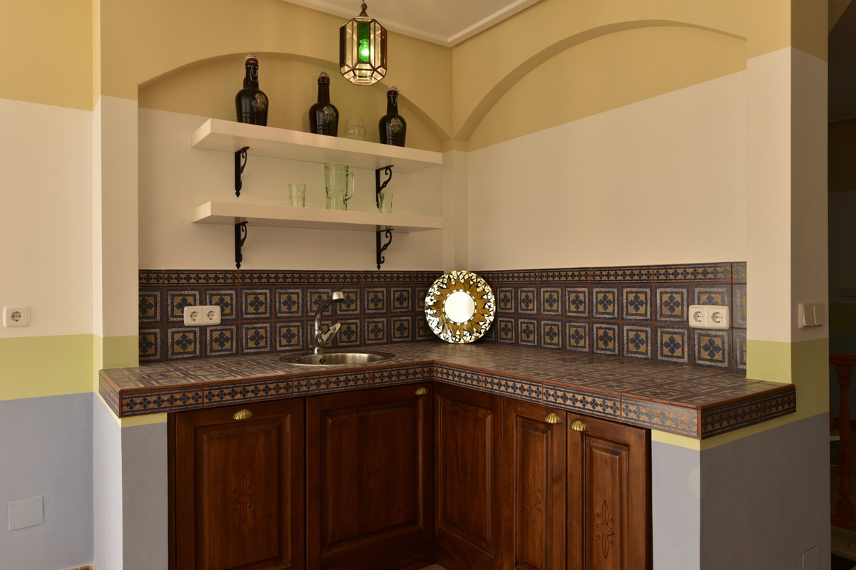 7 Bed Townhouse for sale in Villamartin Costa Blanca, Alicante, Spain