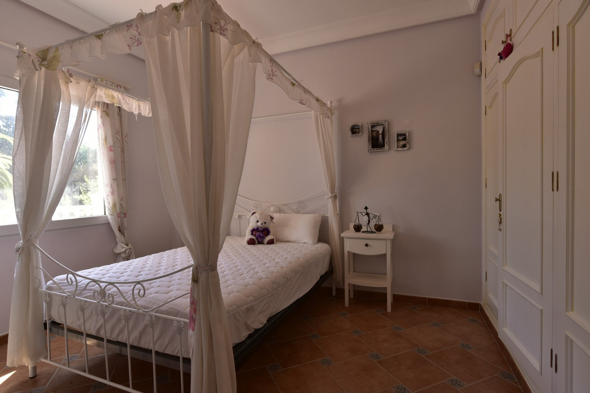 7 Bed Townhouse for sale in Villamartin Costa Blanca, Alicante, Spain