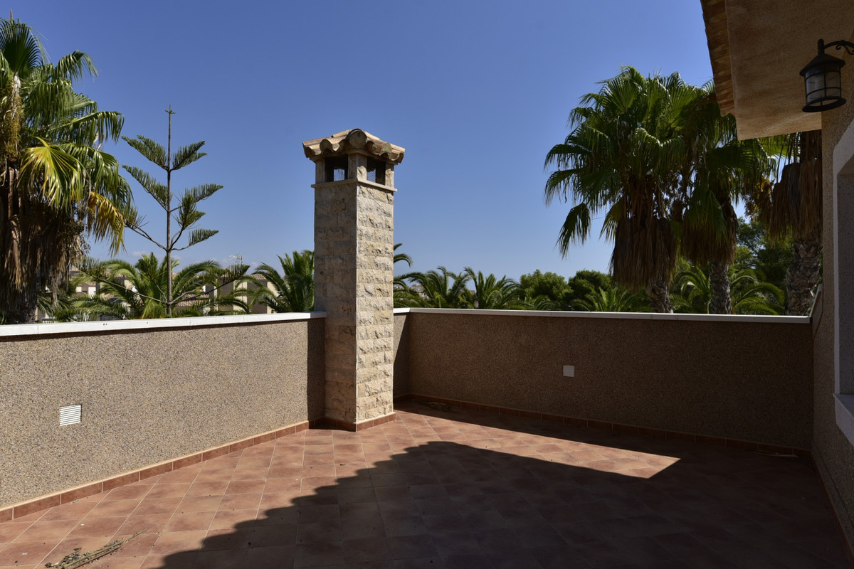 7 Bed Townhouse for sale in Villamartin Costa Blanca, Alicante, Spain