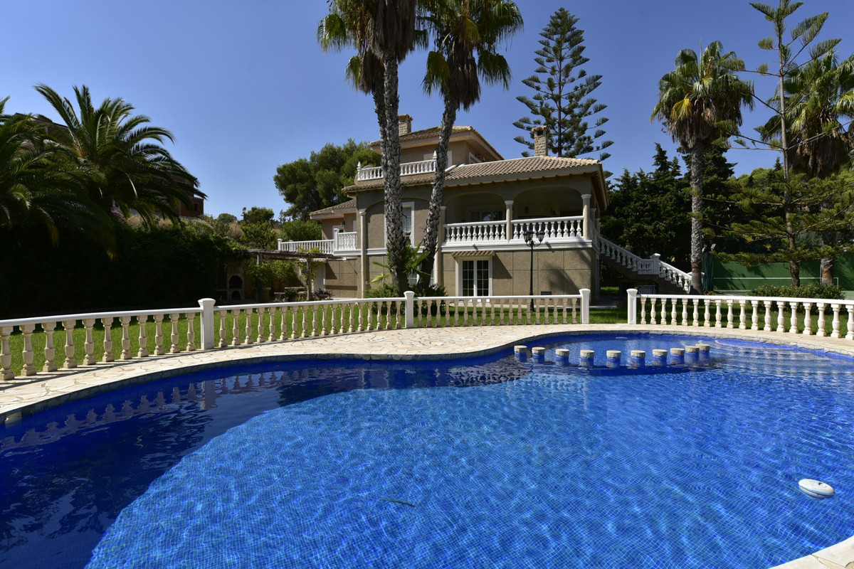 7 Bed Townhouse for sale in Villamartin Costa Blanca, Alicante, Spain