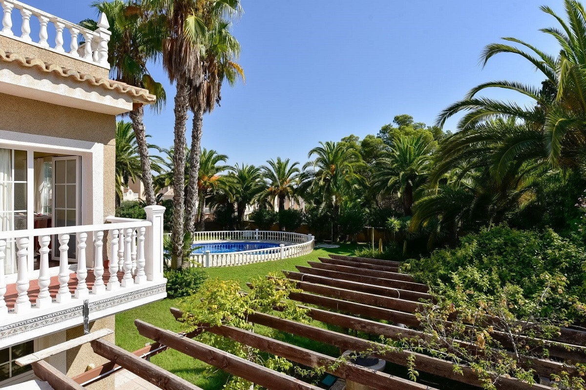 7 Bed Townhouse for sale in Villamartin Costa Blanca, Alicante, Spain