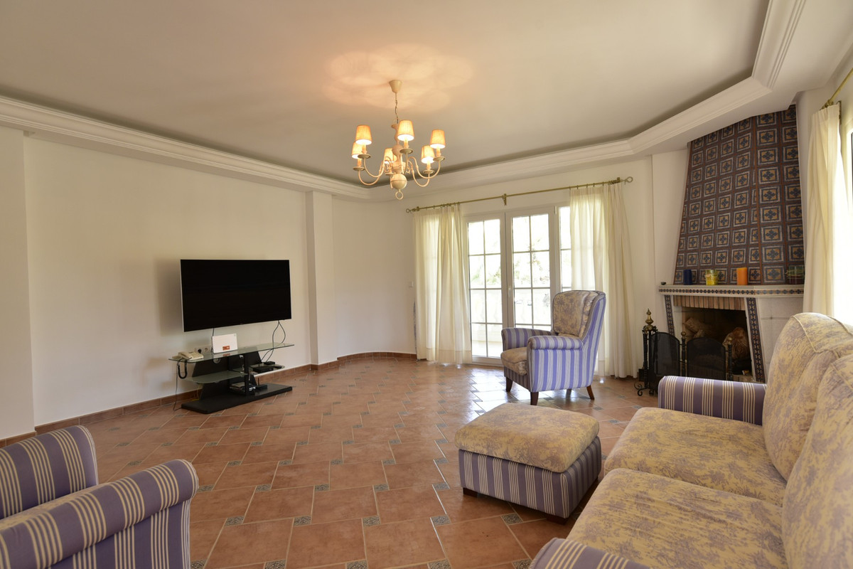 7 Bed Townhouse for sale in Villamartin Costa Blanca, Alicante, Spain