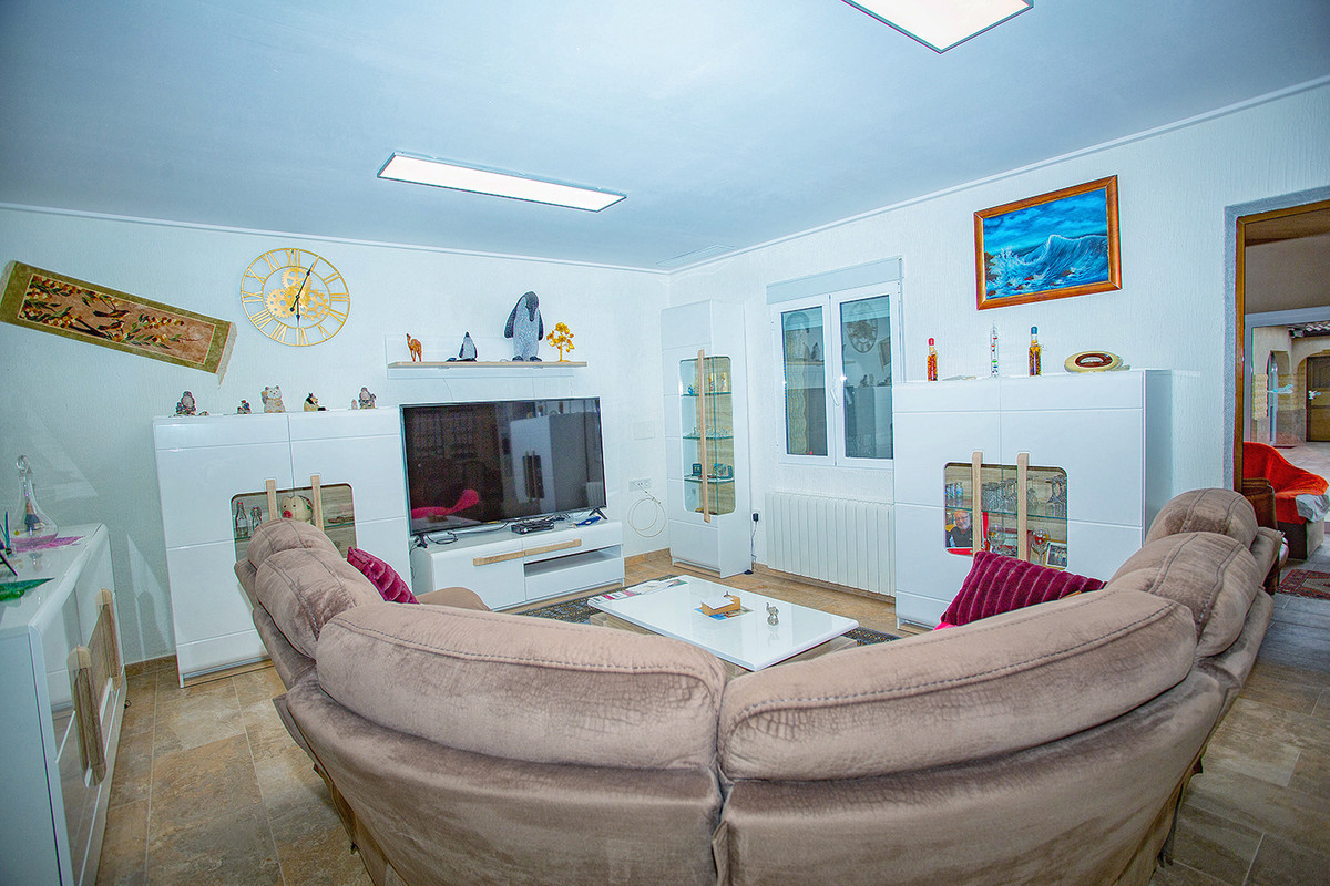 3 Bed Townhouse for sale in Elche Costa Blanca, Alicante, Spain