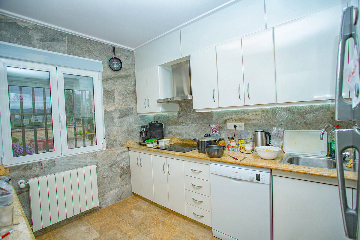 3 Bed Townhouse for sale in Elche Costa Blanca, Alicante, Spain