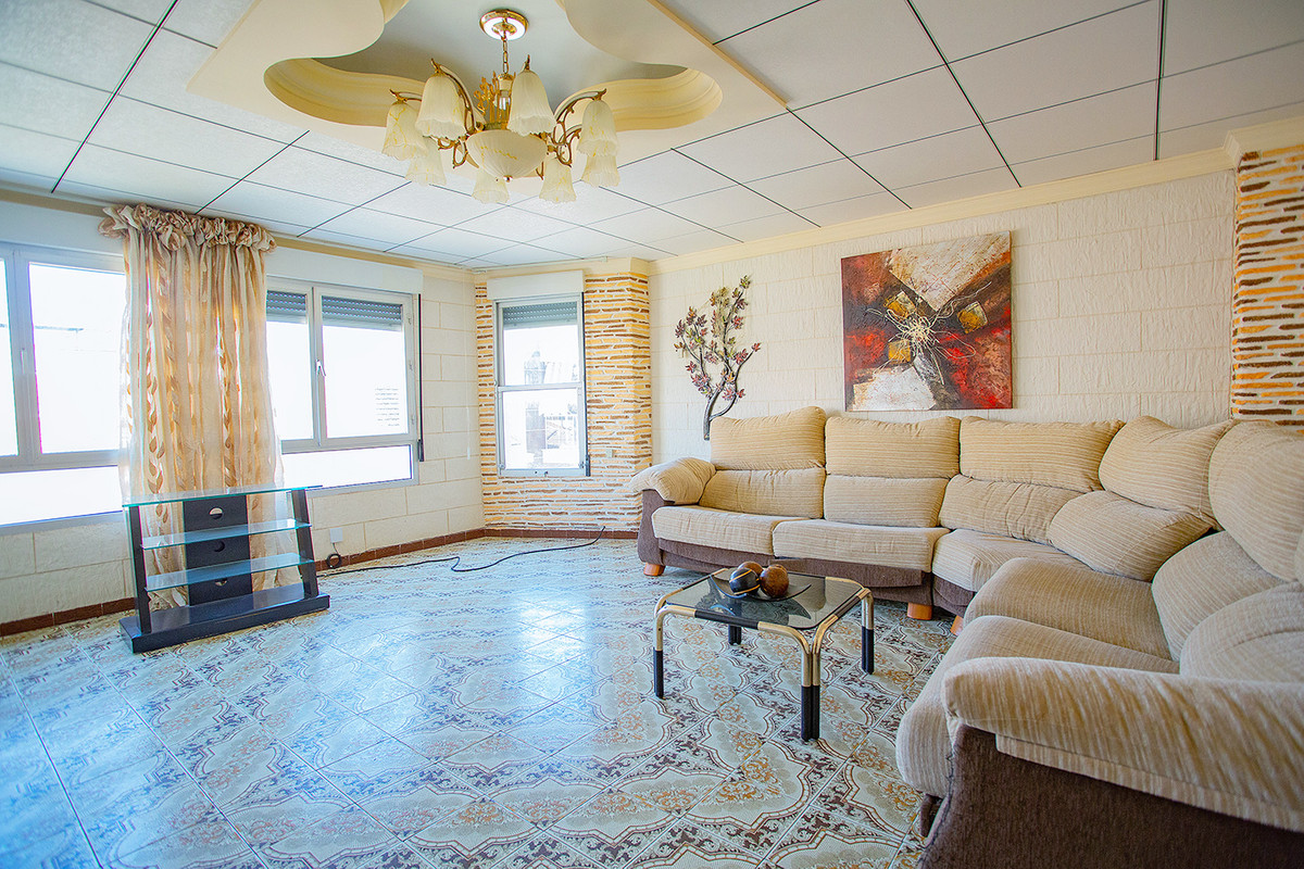 Se vende Apartamento en Planta Última de 3 dormitorios en Costa Blanca, Alicante, España