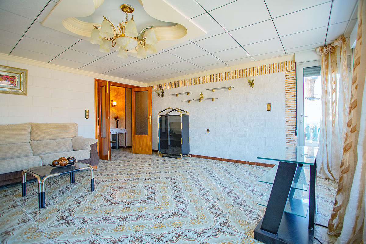 Se vende Apartamento en Planta Última de 3 dormitorios en Costa Blanca, Alicante, España