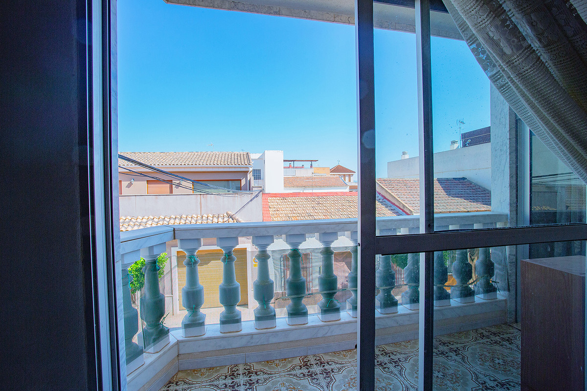Se vende Apartamento en Planta Última de 3 dormitorios en Costa Blanca, Alicante, España