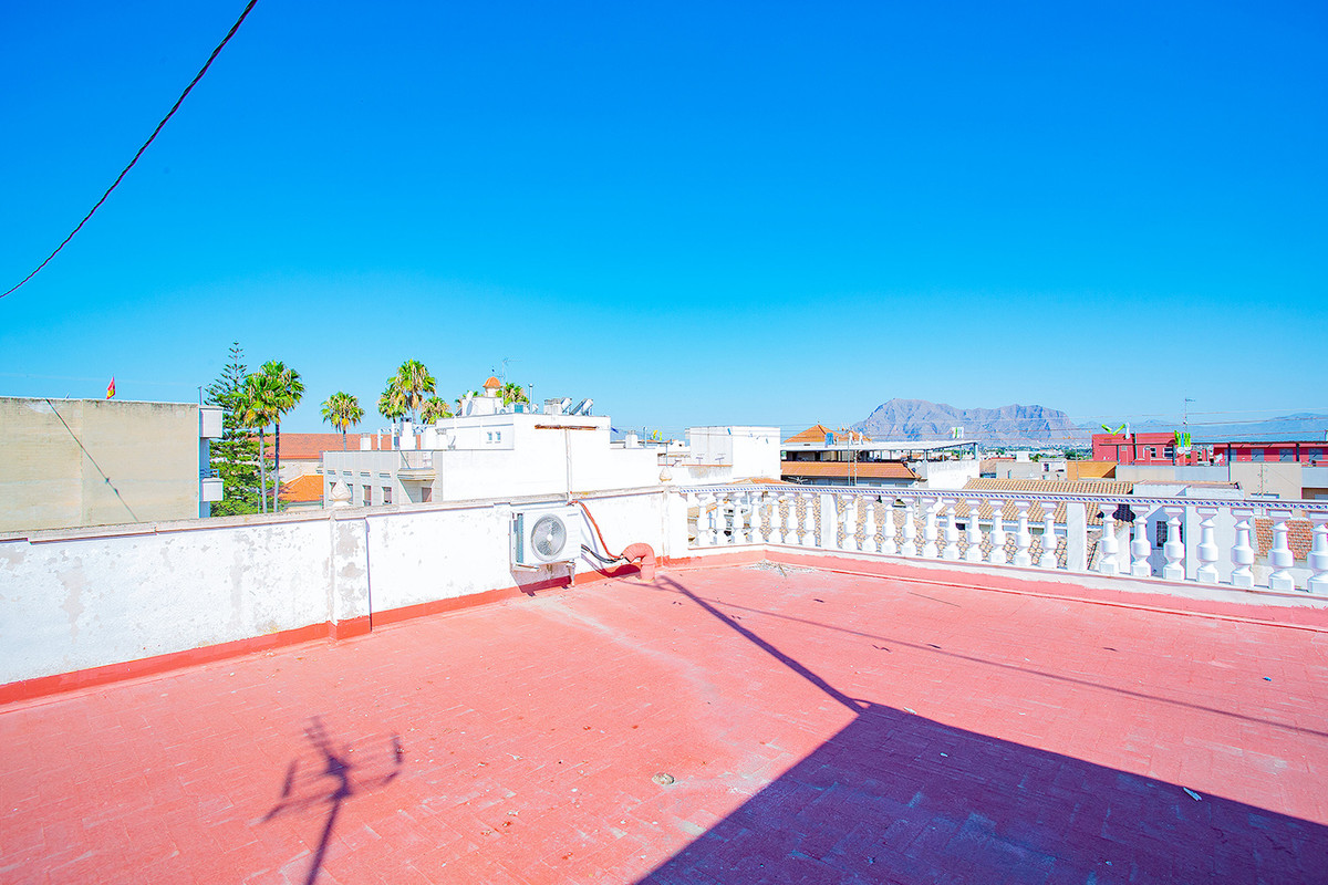 Se vende Apartamento en Planta Última de 3 dormitorios en Costa Blanca, Alicante, España