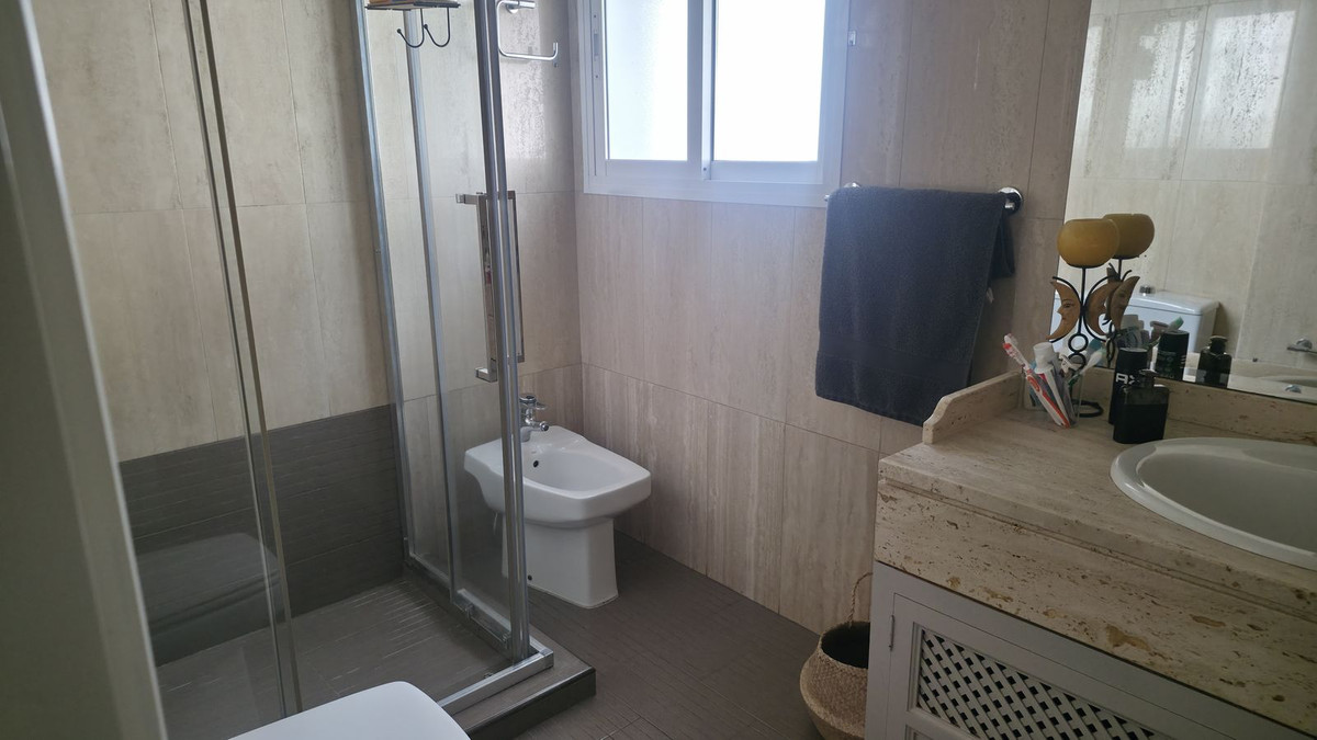 Se vende Villa - Chalet de 3 dormitorios en Costa Del Sol, Málaga, España