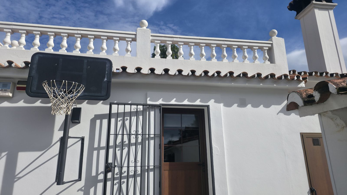 Se vende Villa - Chalet de 3 dormitorios en Costa Del Sol, Málaga, España