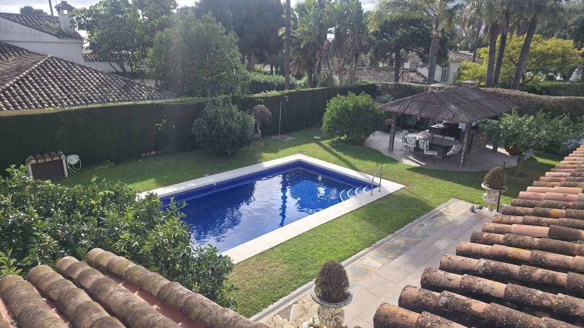 Se vende Villa - Chalet de 3 dormitorios en Costa Del Sol, Málaga, España