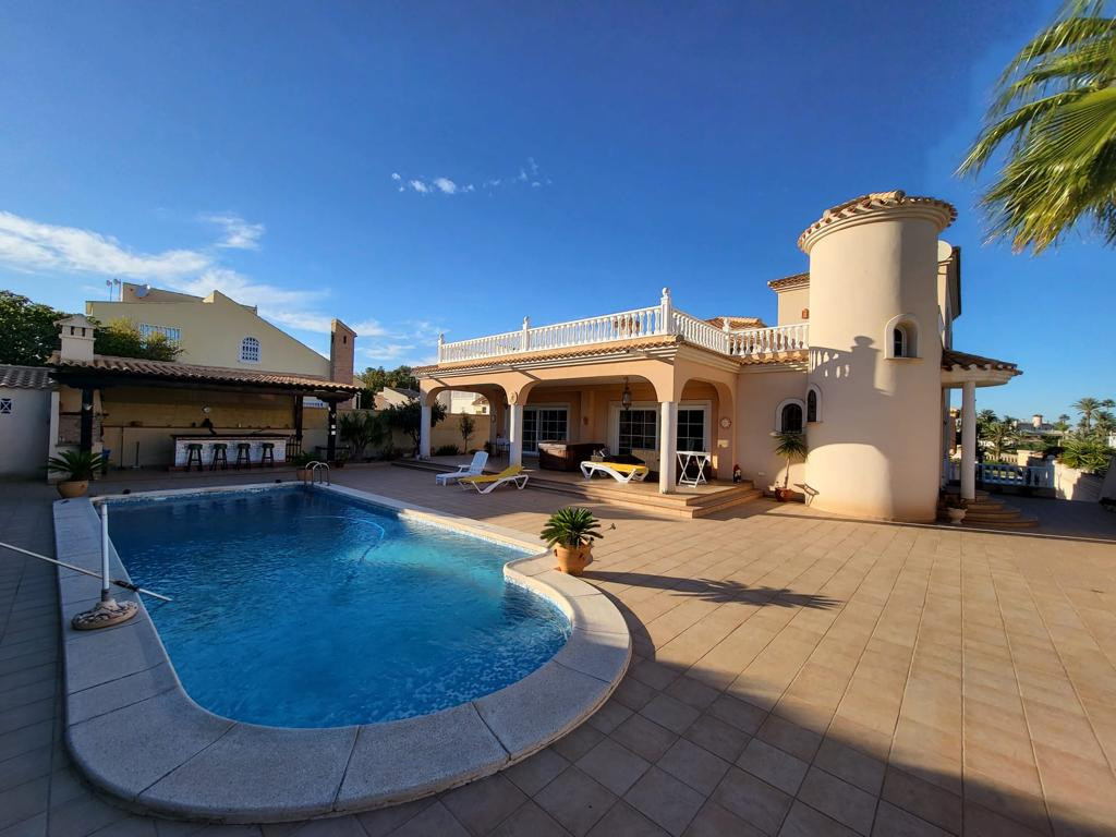 4 Bed Townhouse for sale in Playa Flamenca Costa Blanca, Alicante, Spain