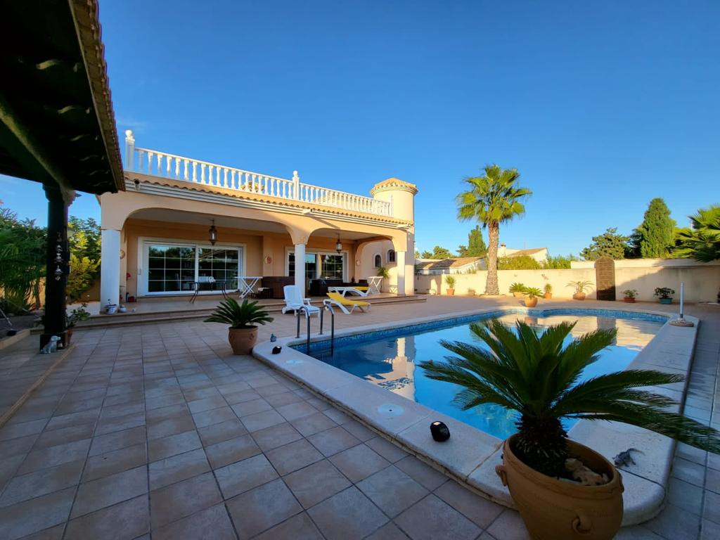 4 Bed Townhouse for sale in Playa Flamenca Costa Blanca, Alicante, Spain