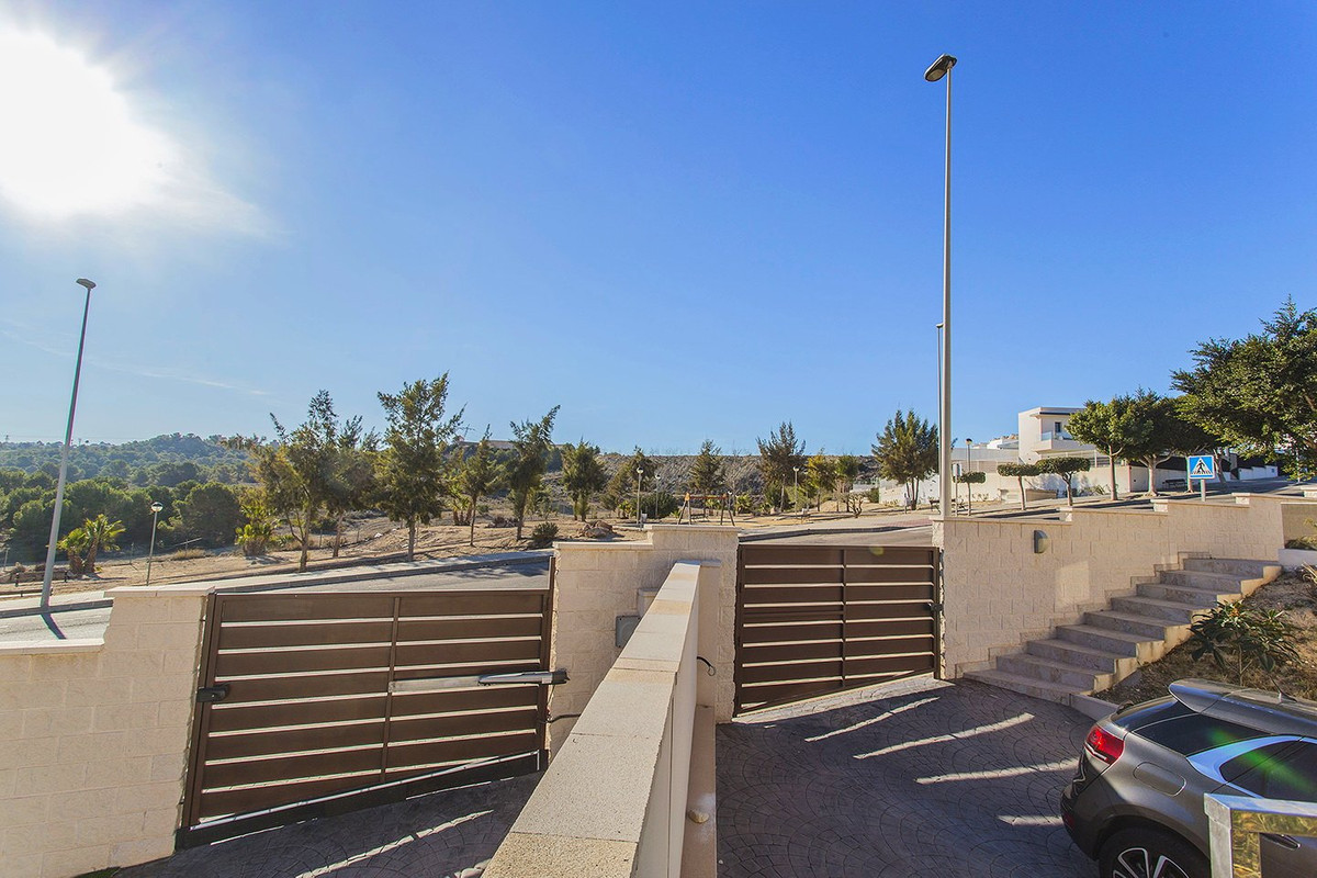 Se vende Villa - Chalet de 3 dormitorios en Costa Blanca, Alicante, España