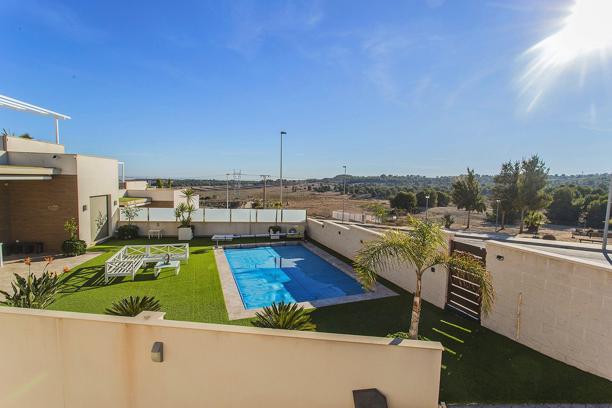Se vende Villa - Chalet de 3 dormitorios en Costa Blanca, Alicante, España