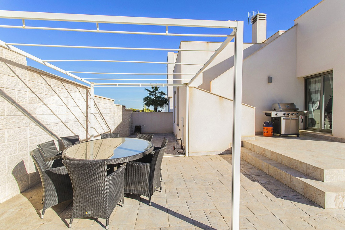 Se vende Villa - Chalet de 3 dormitorios en Costa Blanca, Alicante, España