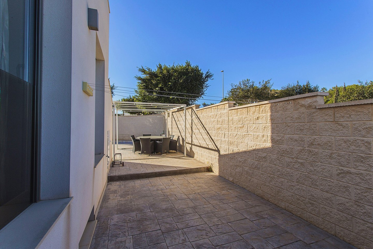 Se vende Villa - Chalet de 3 dormitorios en Costa Blanca, Alicante, España