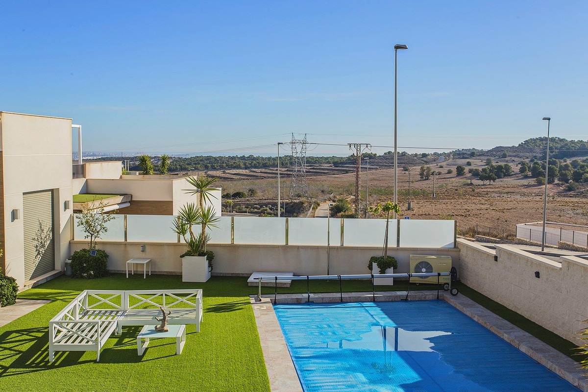 Se vende Villa - Chalet de 3 dormitorios en Costa Blanca, Alicante, España
