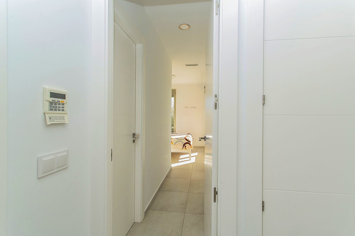 Se vende Villa - Chalet de 3 dormitorios en Costa Blanca, Alicante, España