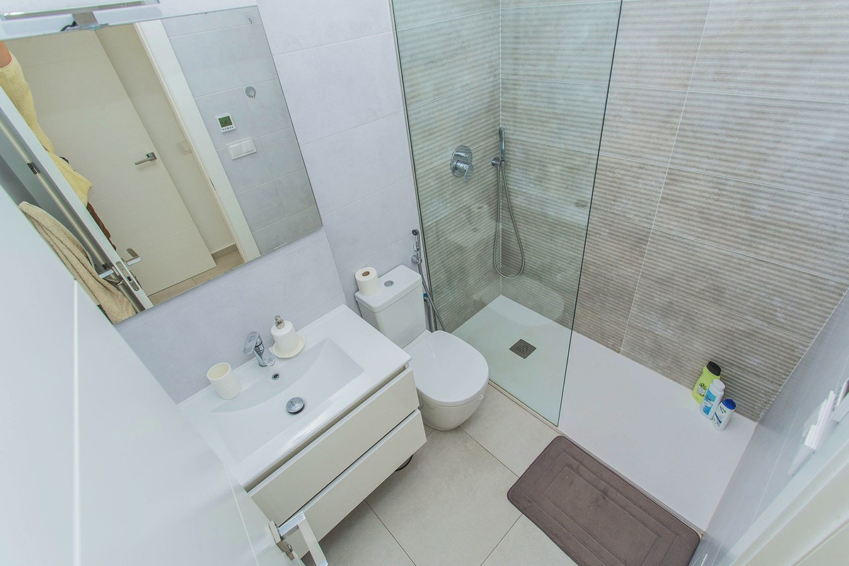 Se vende Villa - Chalet de 3 dormitorios en Costa Blanca, Alicante, España