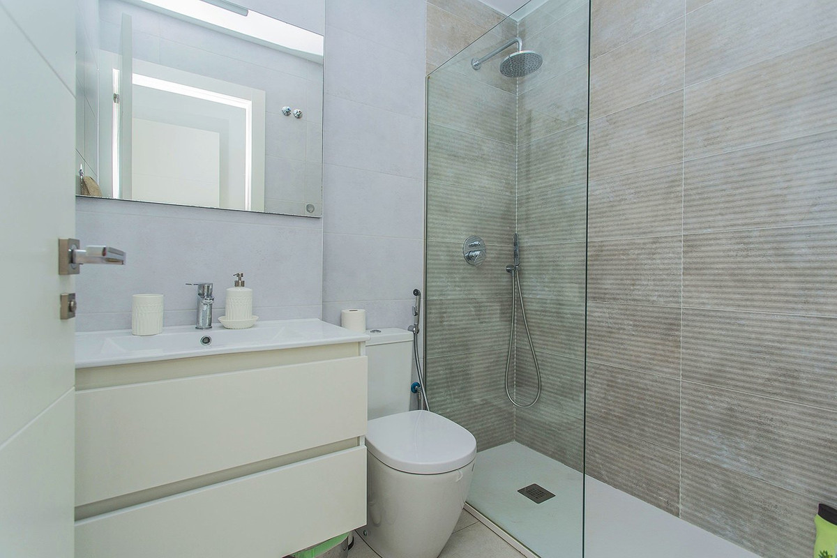 Se vende Villa - Chalet de 3 dormitorios en Costa Blanca, Alicante, España