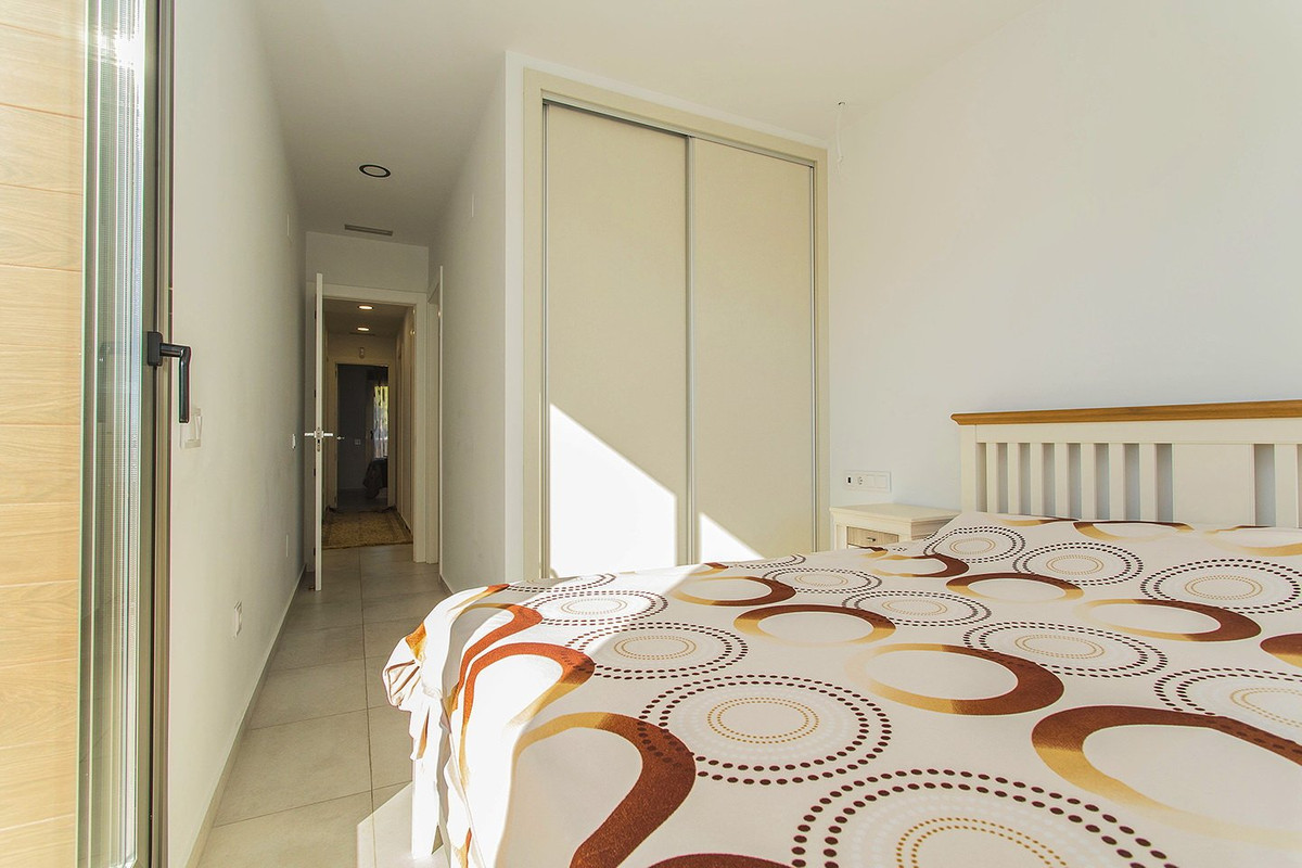 Se vende Villa - Chalet de 3 dormitorios en Costa Blanca, Alicante, España