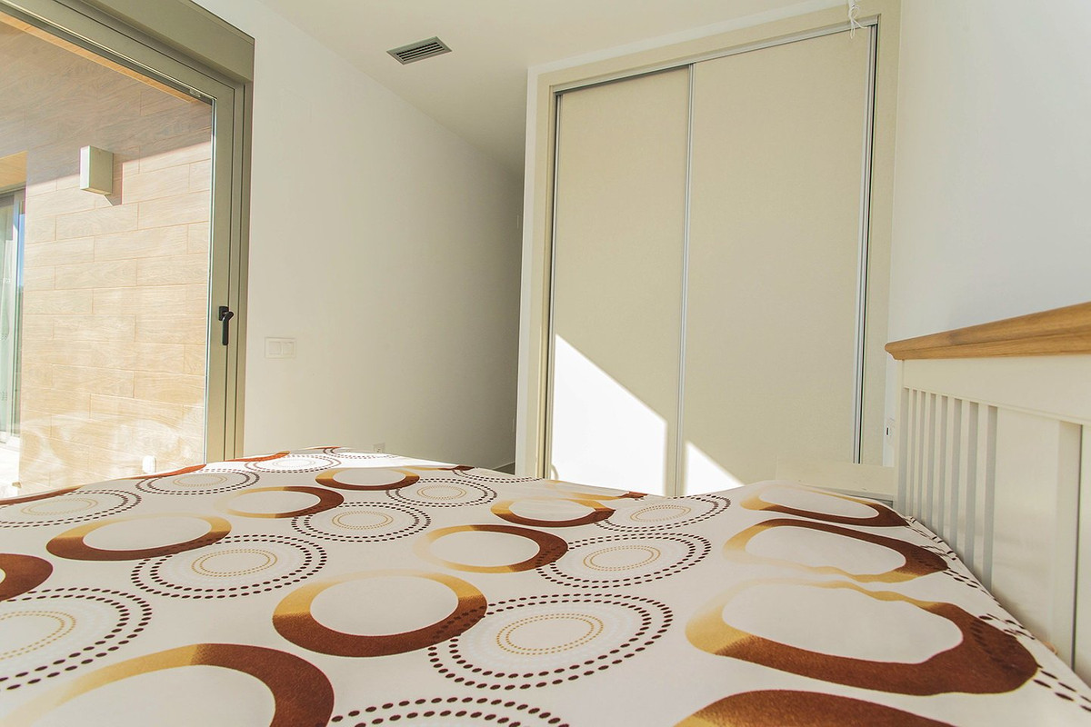 Se vende Villa - Chalet de 3 dormitorios en Costa Blanca, Alicante, España