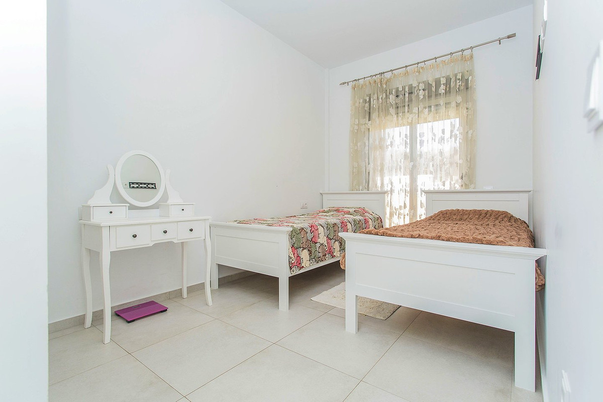 Se vende Villa - Chalet de 3 dormitorios en Costa Blanca, Alicante, España
